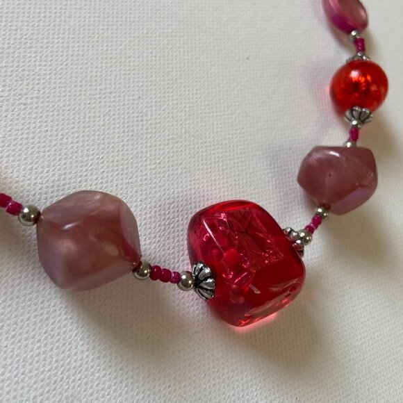 Gorgeous Red and Pink Chunky Beaded Necklace - Picture 3 of 6